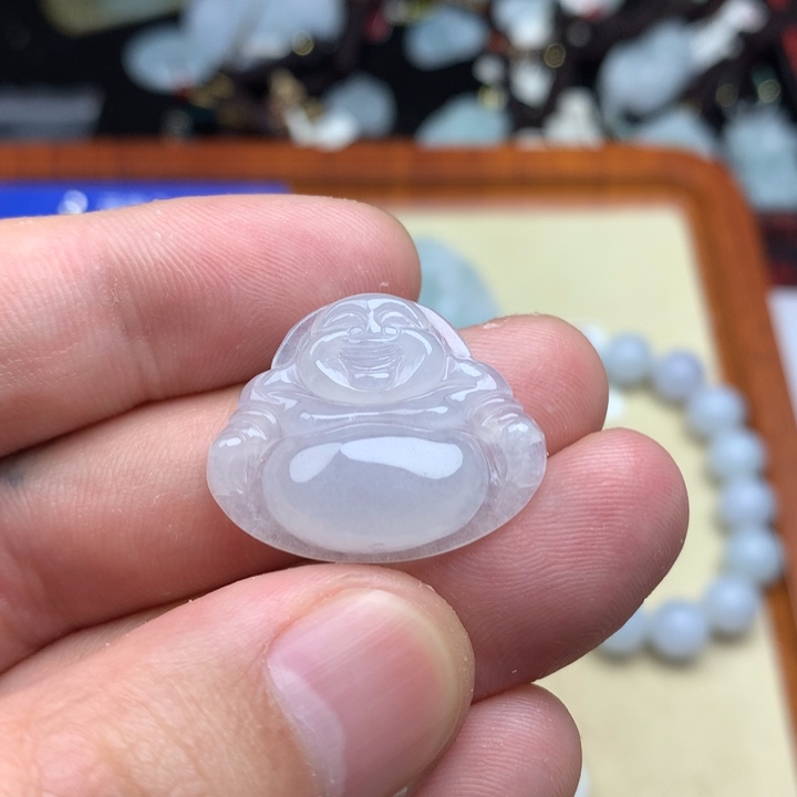 翡翠颈饰未镶嵌佛公