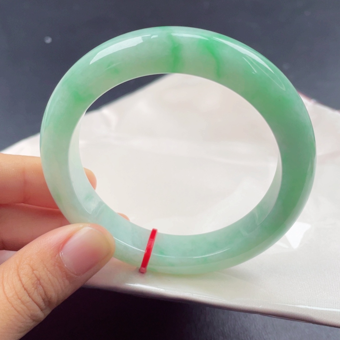 翡翠未镶嵌手镯5657正圈