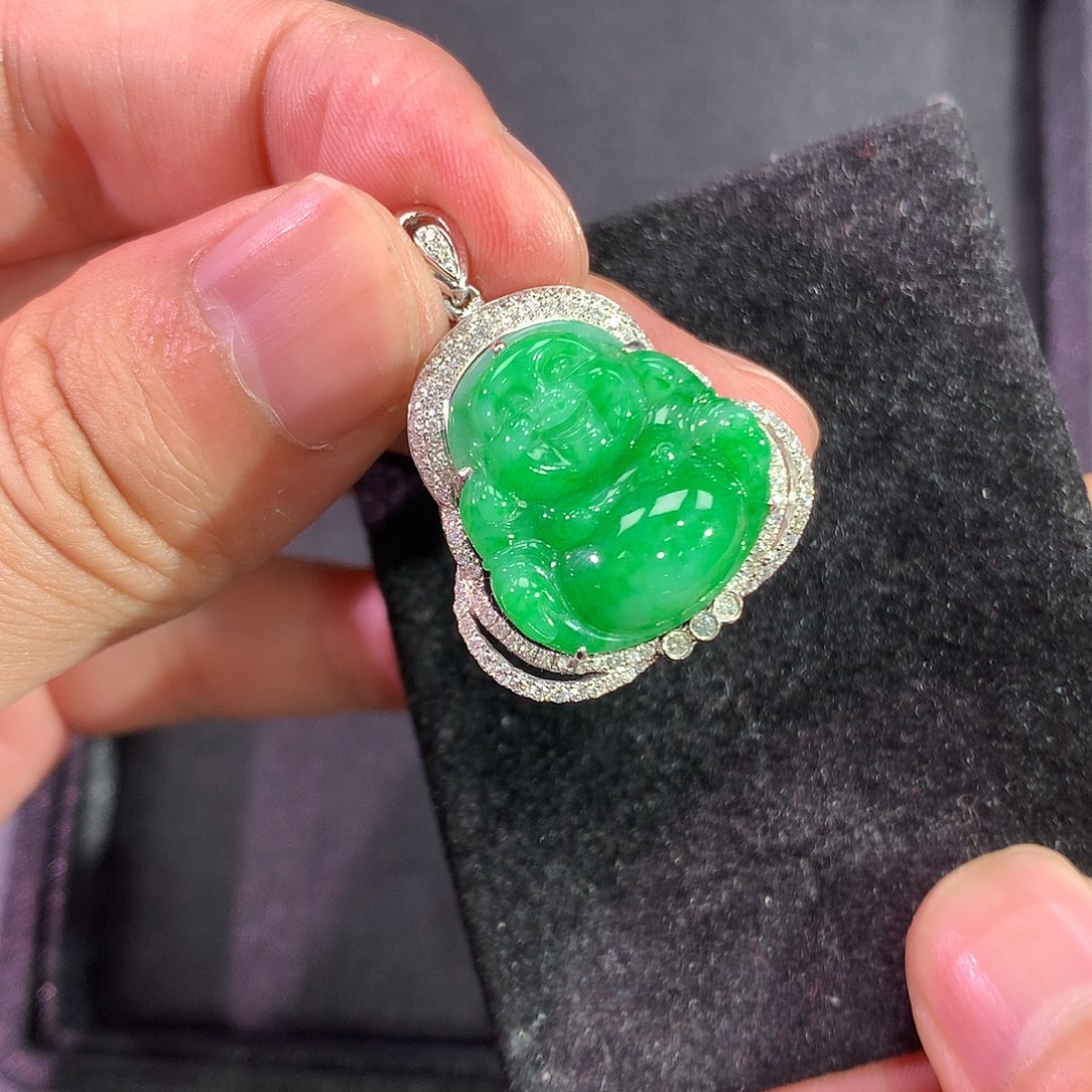 翡翠吊坠(赠链)18K金镶嵌