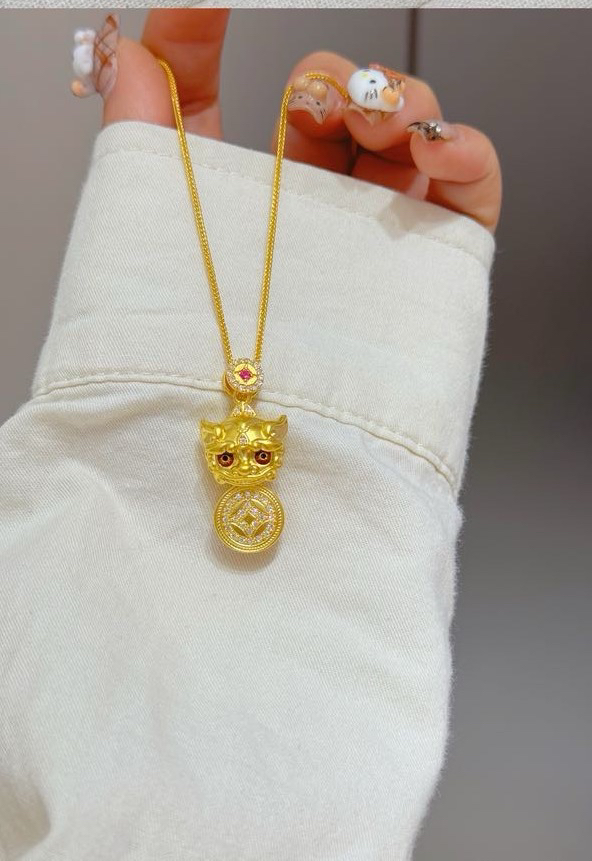 足金999 黄金满钻咬钱貔貅吊坠足金999吊坠