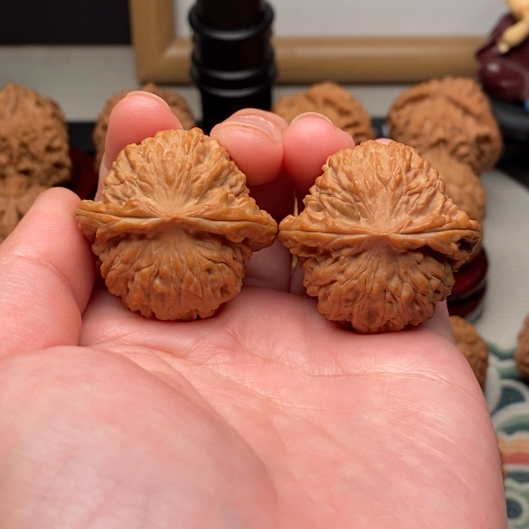 文玩核桃把件36尺红宝石