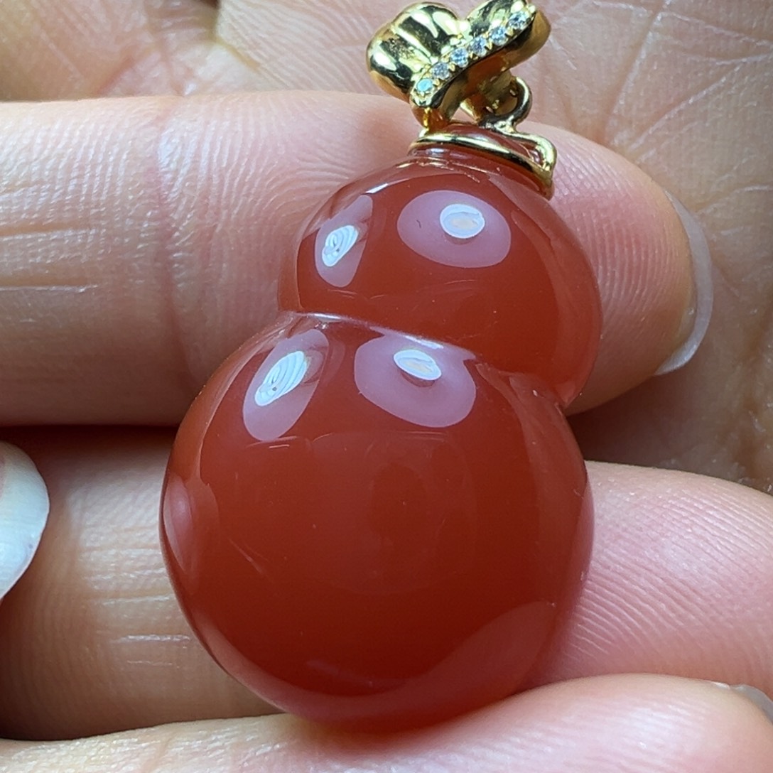 南红玛瑙吊坠18K金镶嵌