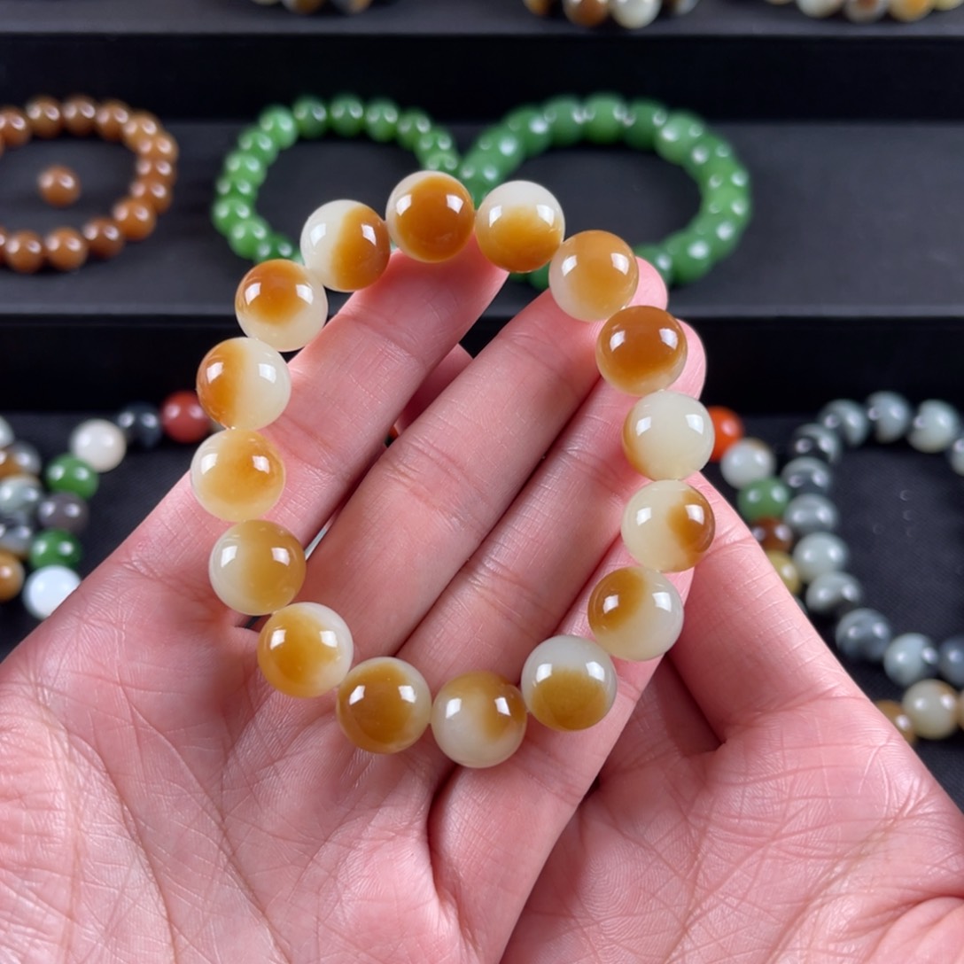 和田玉手串未镶嵌山****家卡12金山糖白