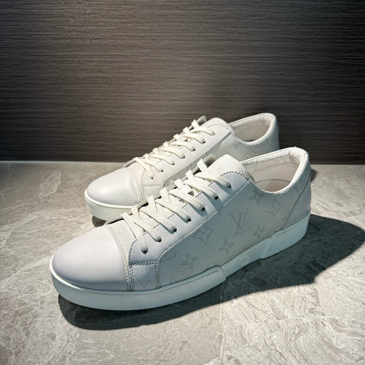 99新 LouisVuitton/路易威登 灰色老花半印经典休闲板鞋 客户寄售