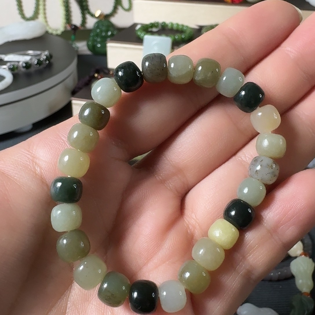 和田玉未镶嵌手串