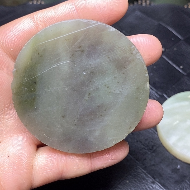 和田玉毛料未镶嵌