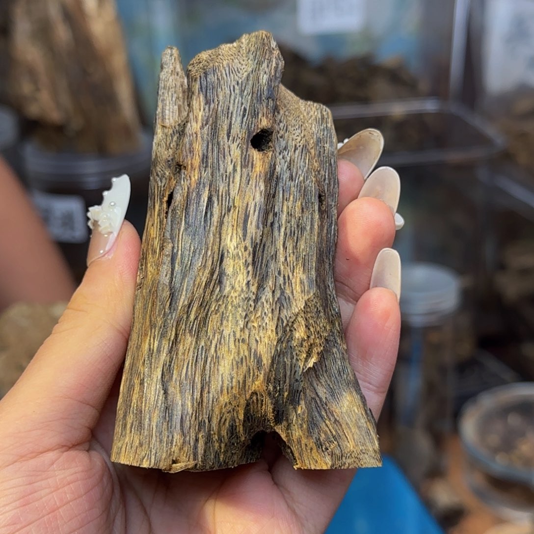沉香碎屑沉香50克树根油90