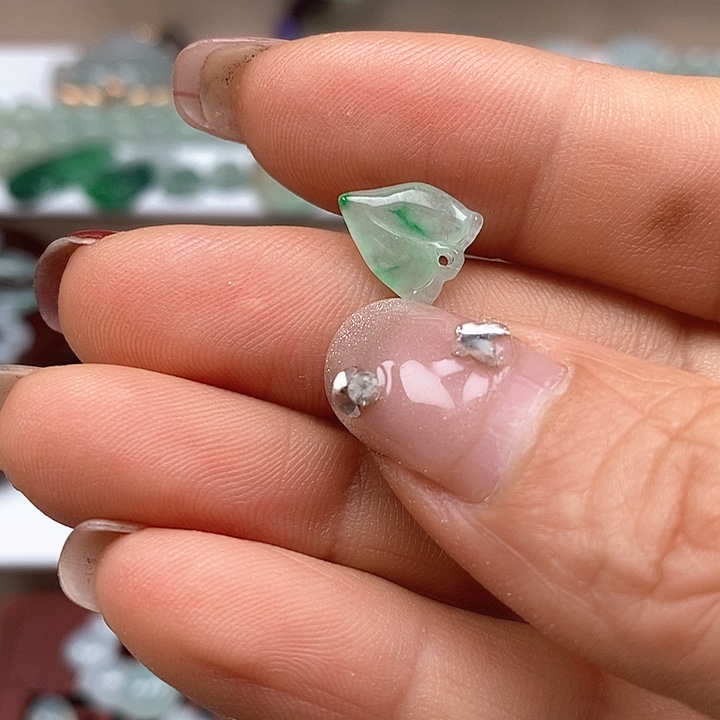 翡翠颈饰未镶嵌6988556666