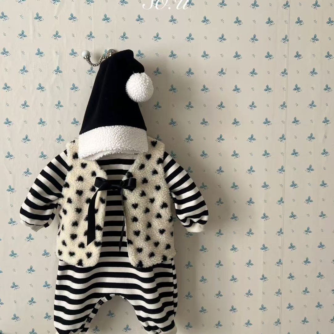 女宝宝秋冬加绒连体衣婴儿加厚保暖爬服新生儿冬季外出服公主风