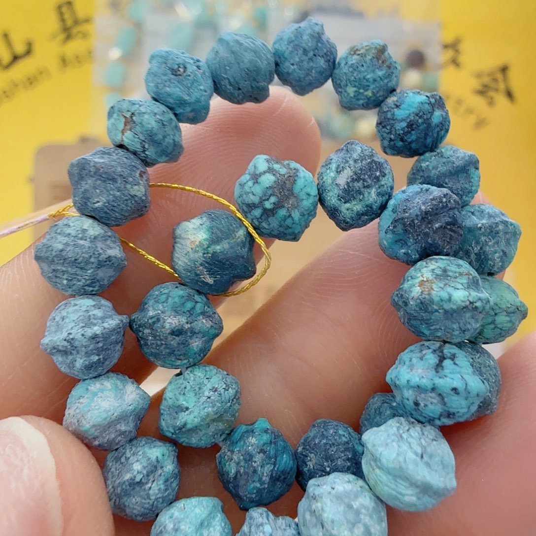 绿松石未镶嵌珠宝奇石