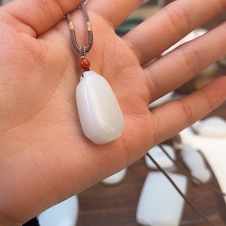 和田玉（糖玉）未镶嵌颈饰