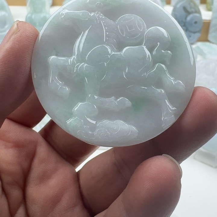 翡翠未镶嵌颈饰天然缅甸A货翡翠