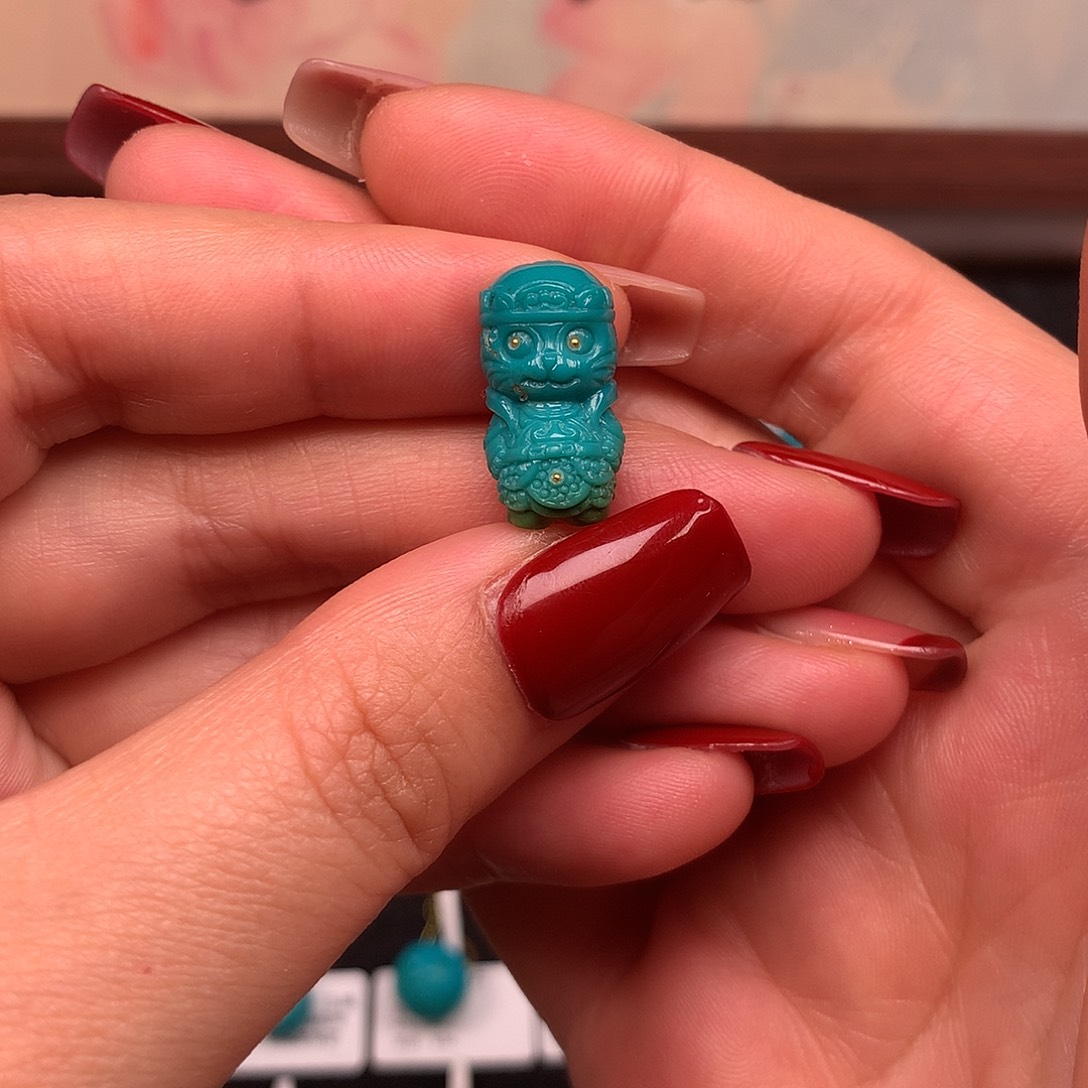 绿松石未镶嵌珠宝奇石