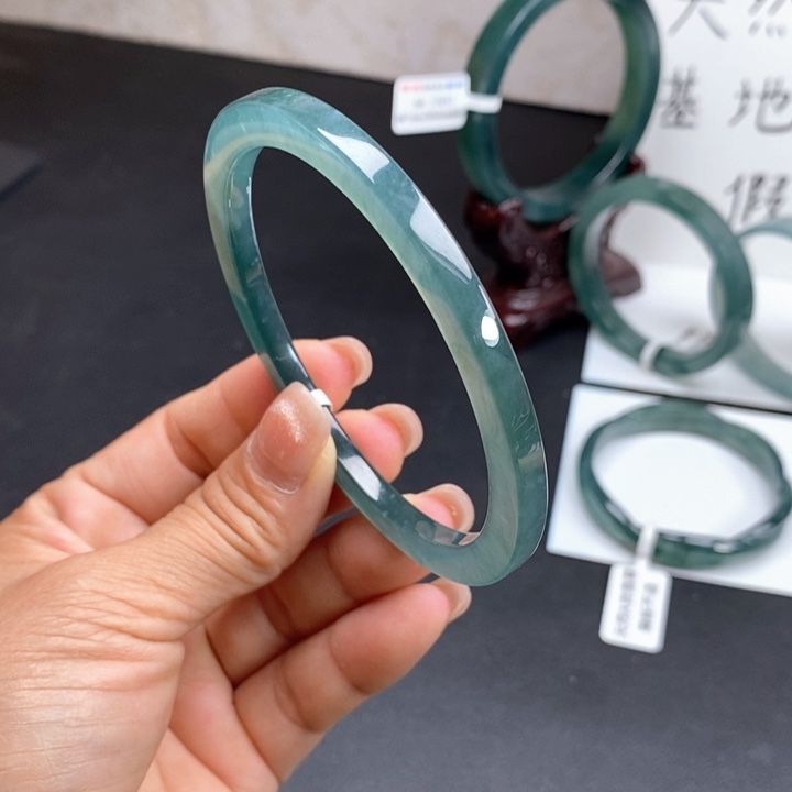 翡翠手镯未镶嵌63尺寸