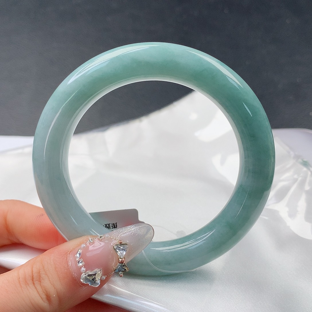 翡翠手镯未镶嵌0070圆56