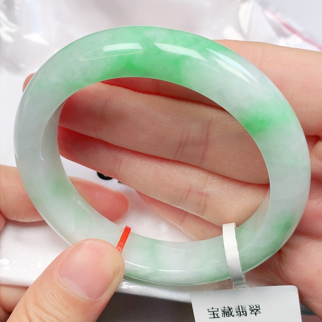 翡翠手镯未镶嵌抖音629