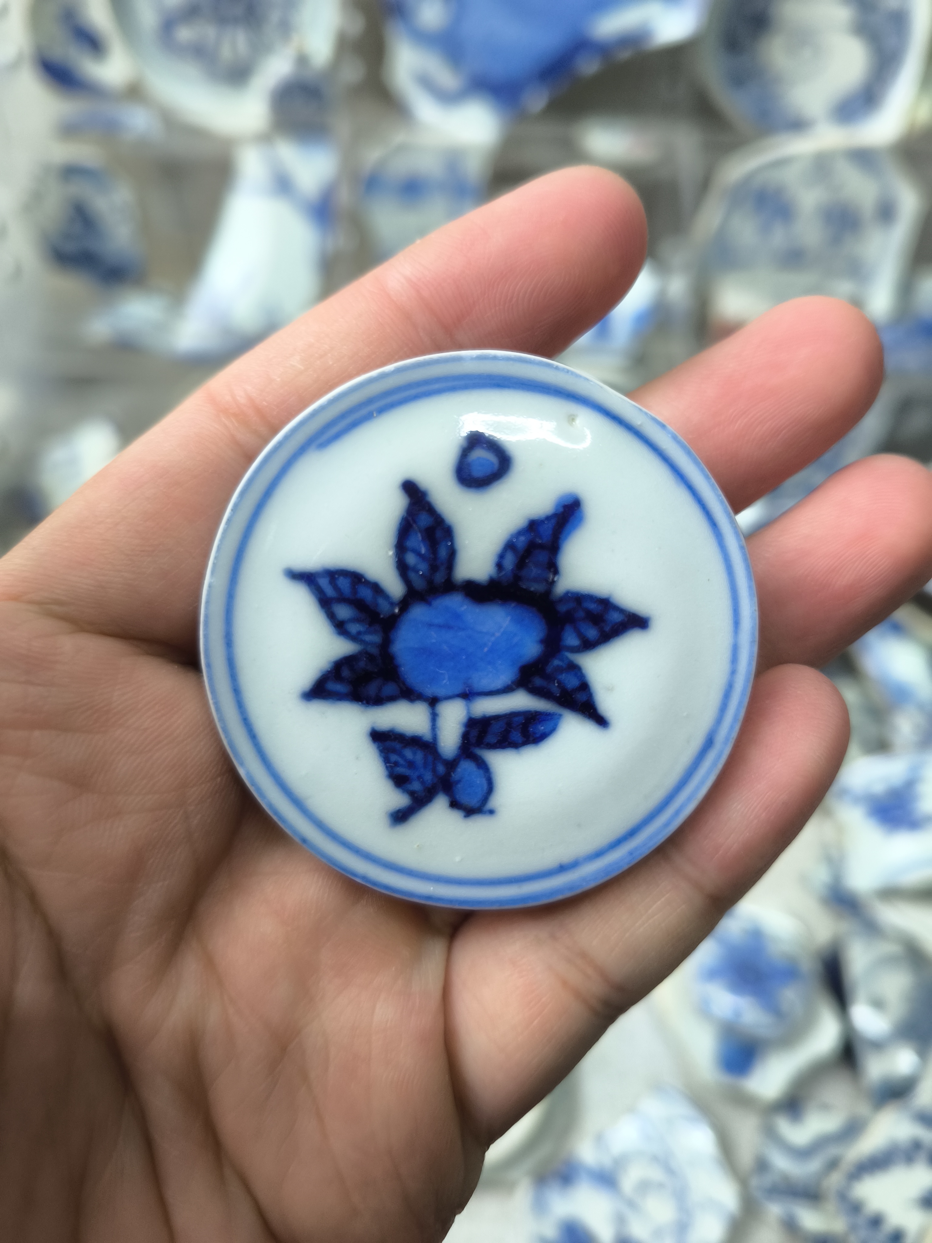 现代工艺品青花瓷片