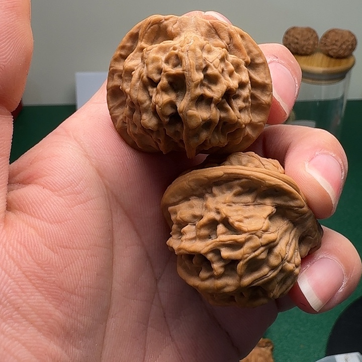 团***团把件文玩核桃山地二爷帽41尺