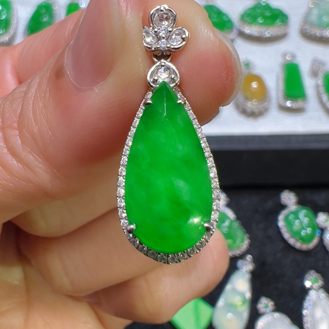 翡翠颈饰18K金镶嵌收货48小时鉴赏期