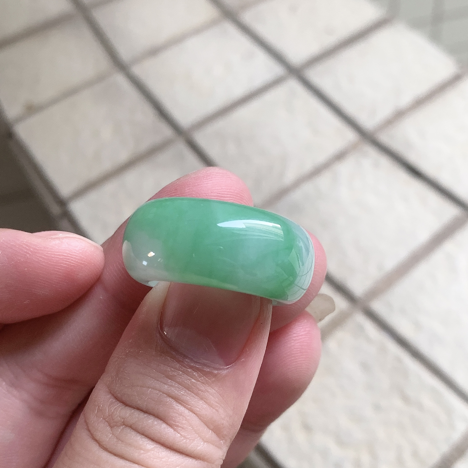 21圈口天然翡翠A货冰糯种飘绿戒指扳指戒圈尺寸:19.3-12.2-5.5mm