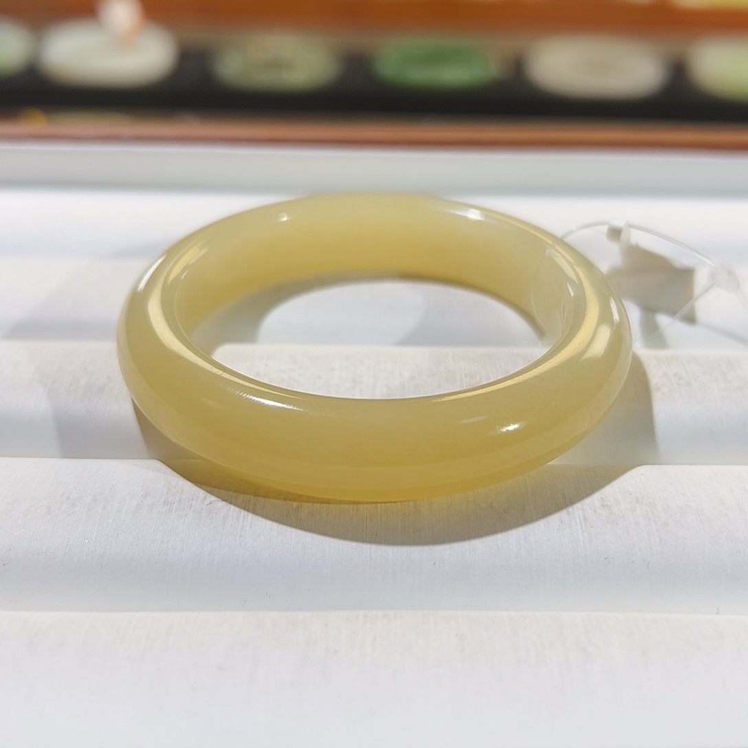 和田玉手镯未镶嵌蜂蜜糖