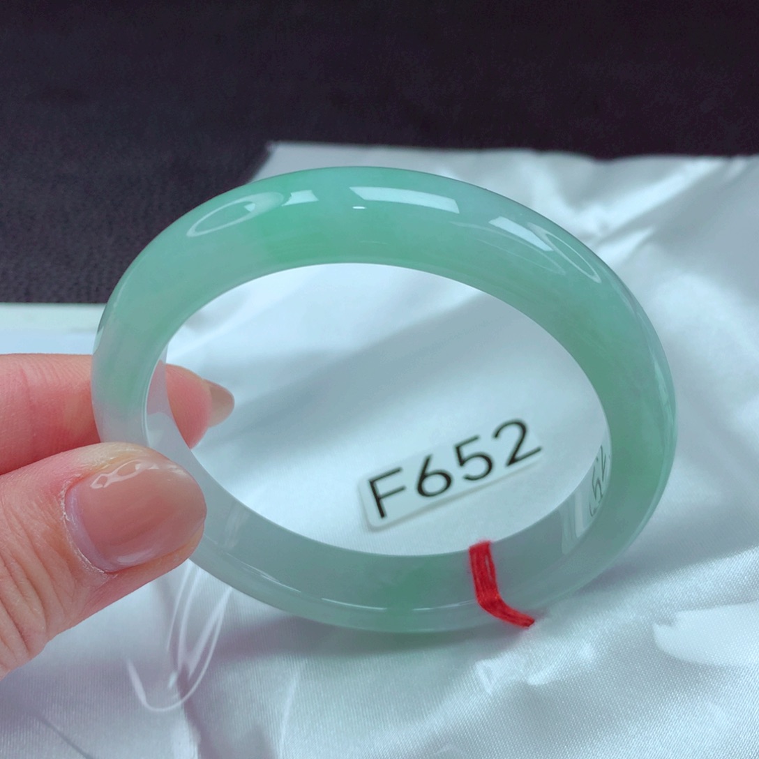 翡翠手镯未镶嵌手镯88