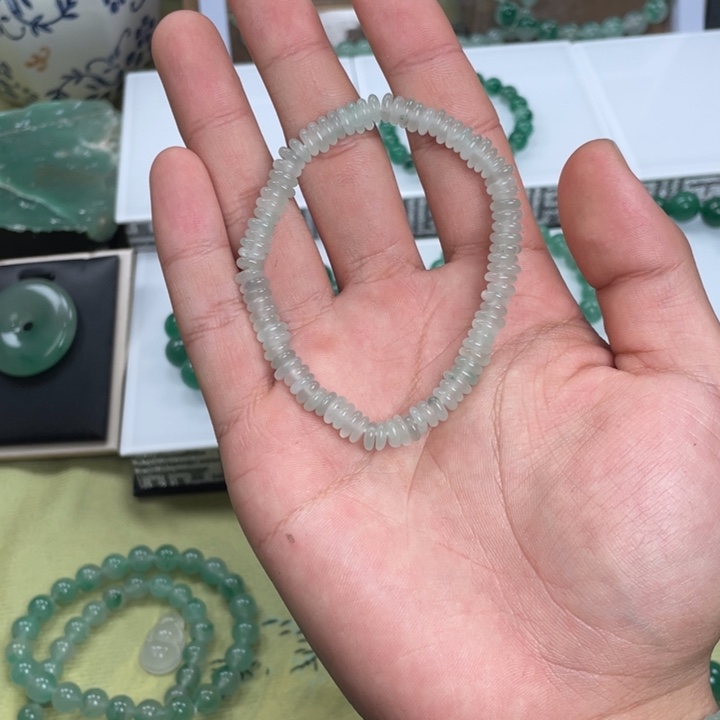 石英质玉（非洲翠）未镶嵌药片珠