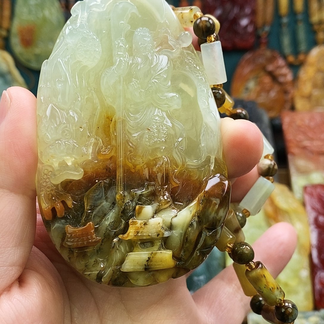 蛇纹石玉未镶嵌颈饰特价关公