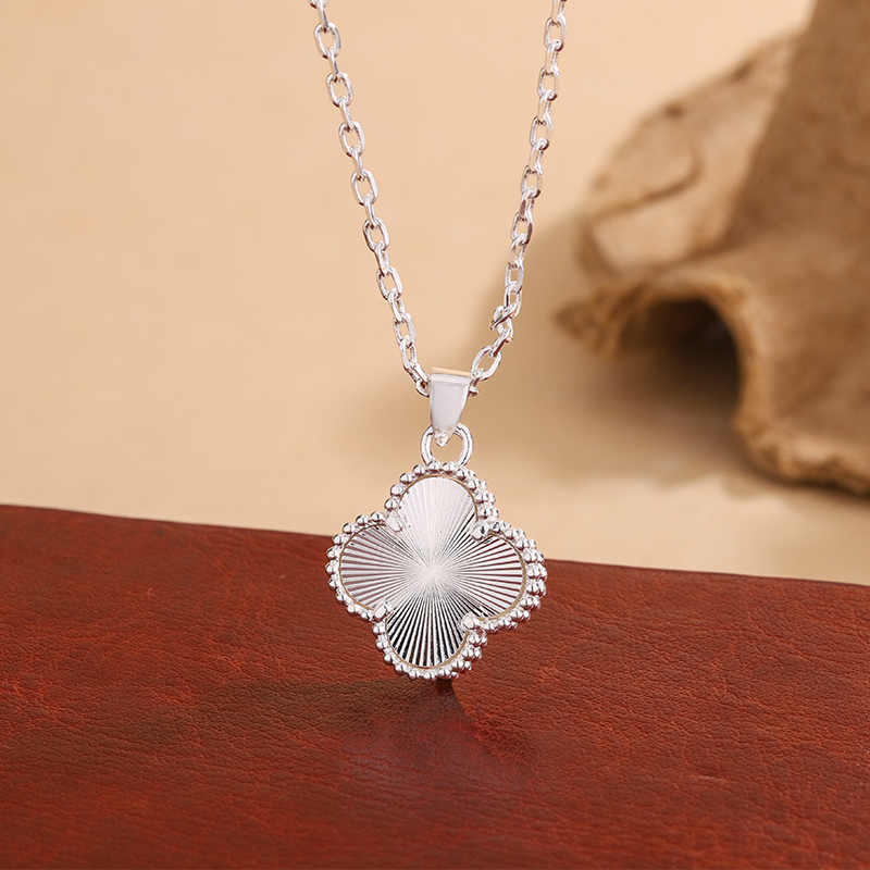 【抓紧处理】定制重工款气质风年味生肖挂饰709 四叶草