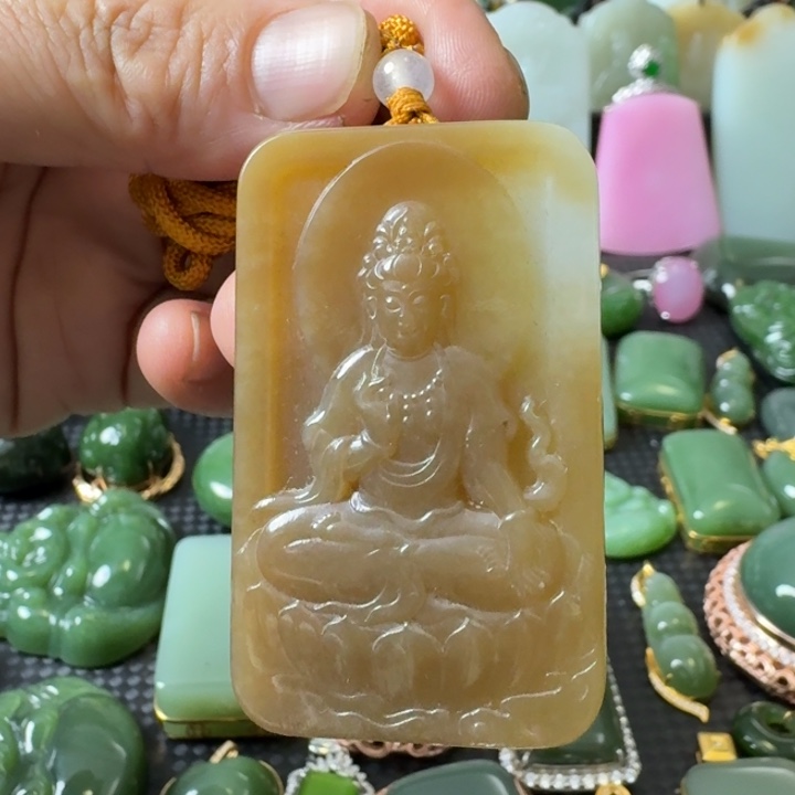 颈饰未镶嵌和田玉糖玉观音