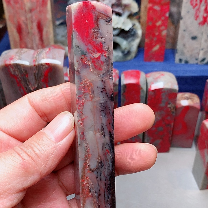 昌化石戴*昌化鸡血石