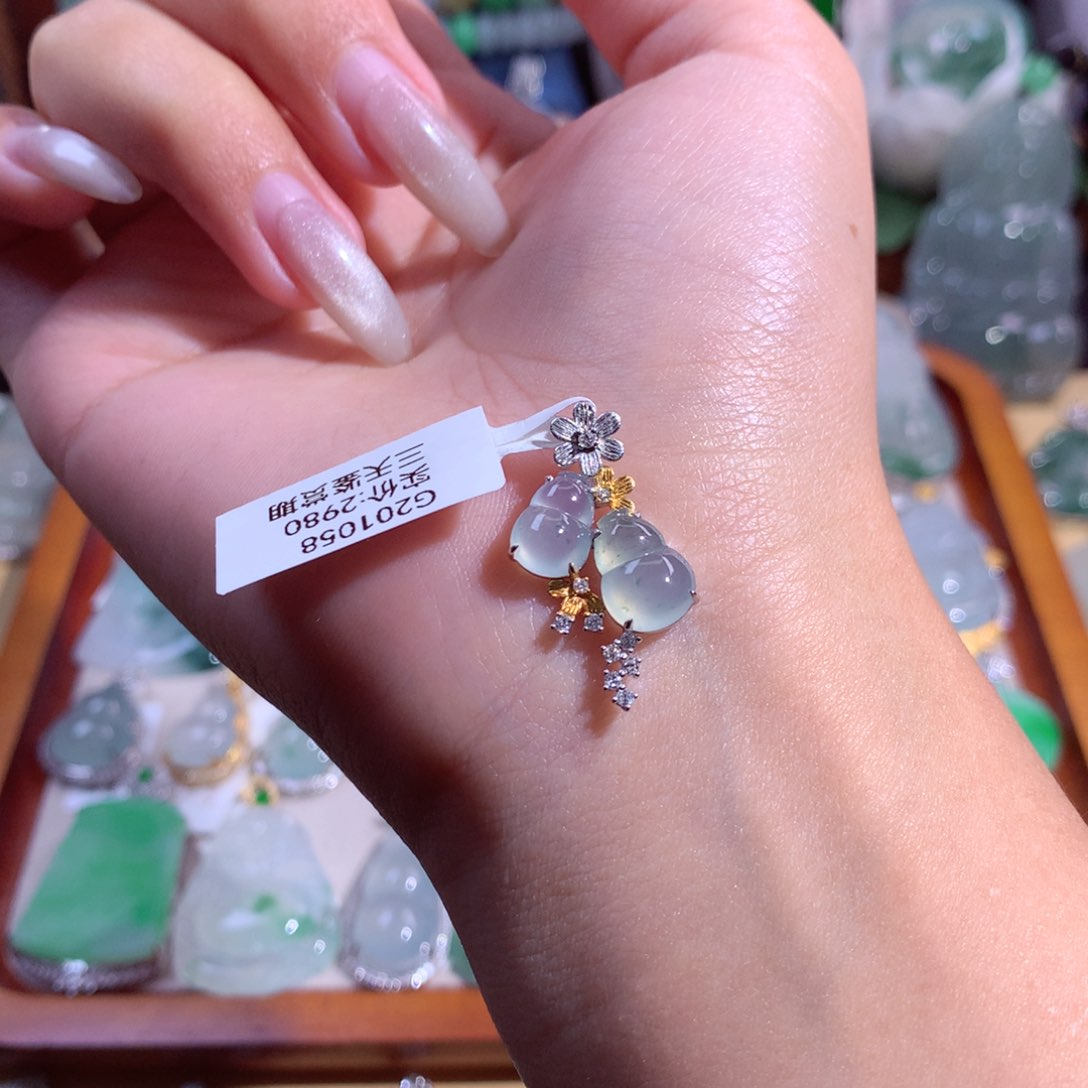 翡翠吊坠(不含链)18K金镶嵌