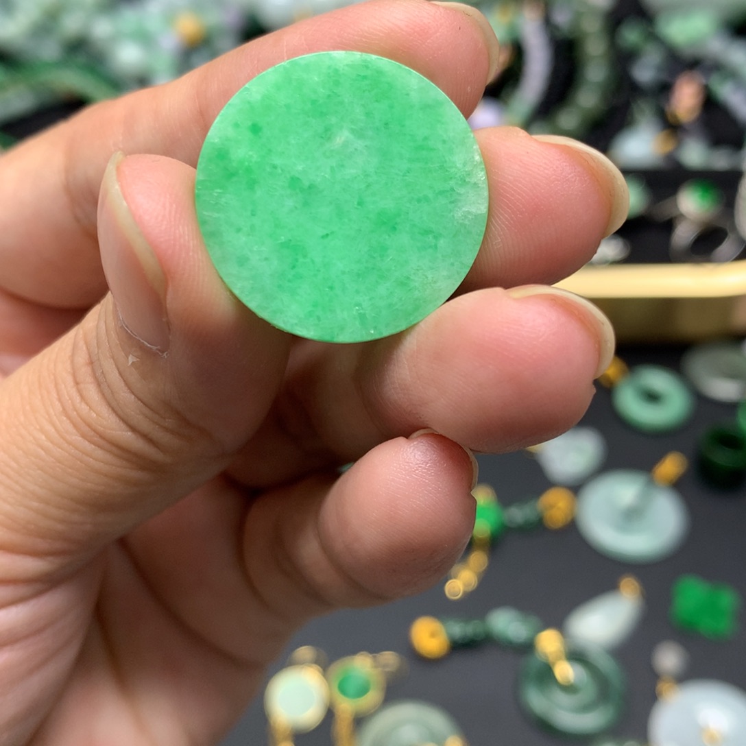 吊坠(不含链)未镶嵌翡翠有纹裂