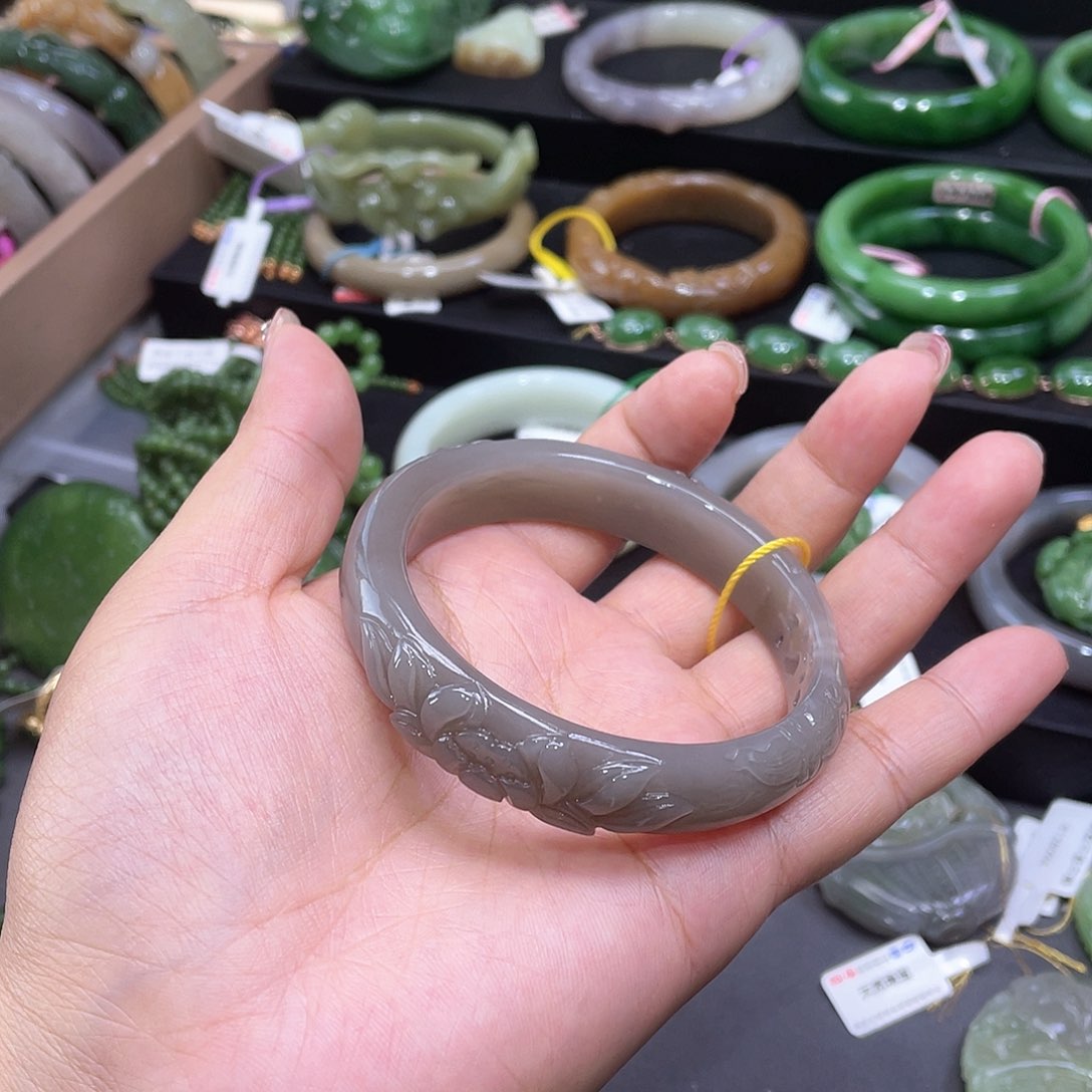 和田玉手镯6061圈口1未镶嵌