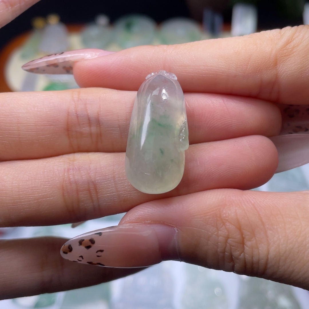 翡翠颈饰未镶嵌佛瓜