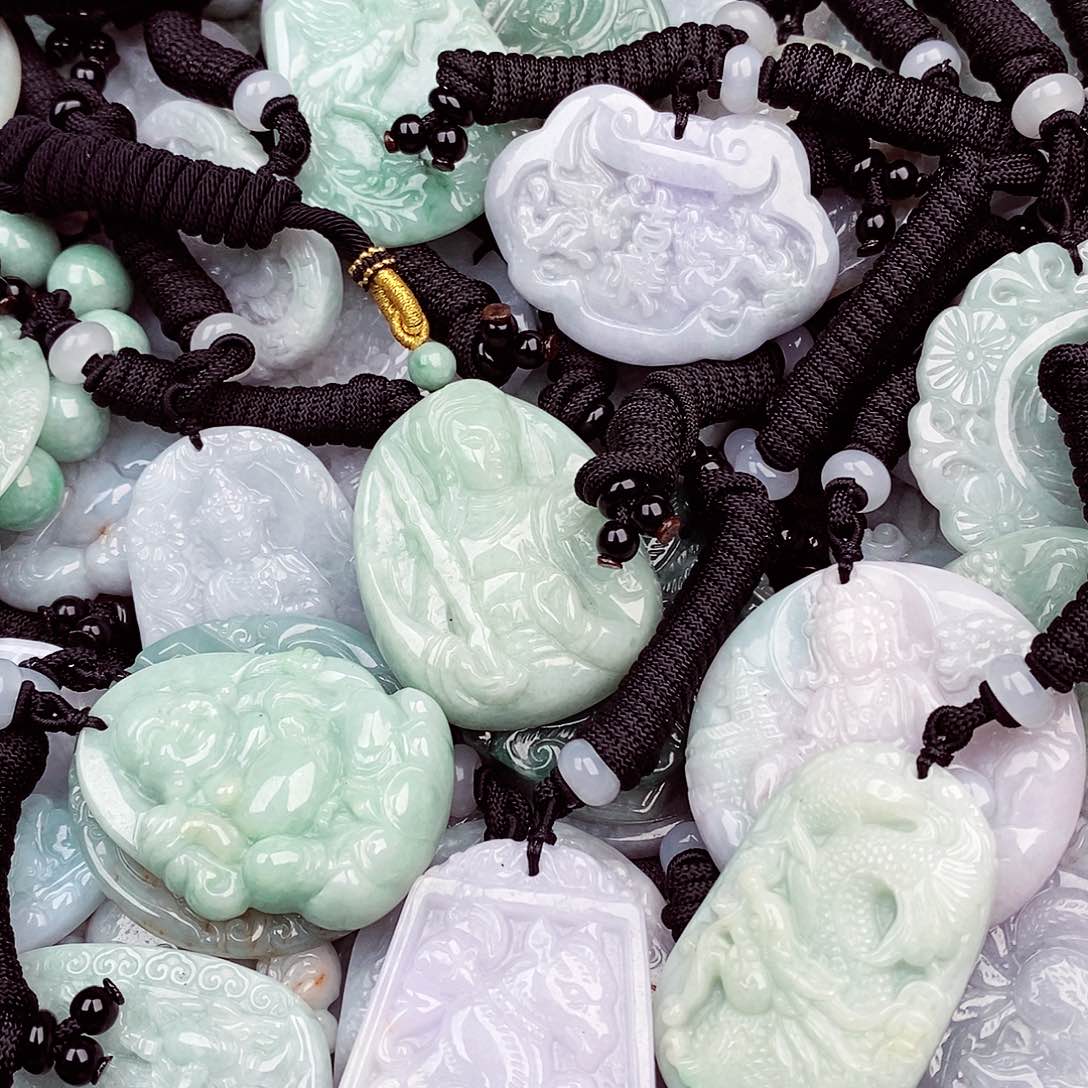 翡翠颈饰未镶嵌翡翠