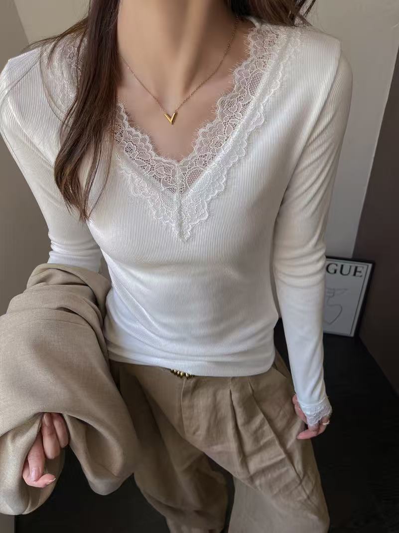 蕾丝花边V领长袖打底衫女士内搭秋冬季德绒磨毛修身设计感正肩t恤