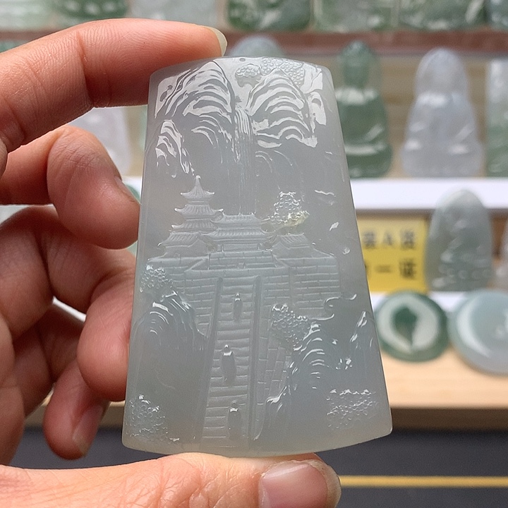 翡翠未镶嵌颈饰山水牌