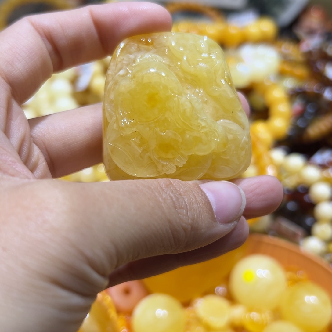 琥珀珠宝奇石未镶嵌