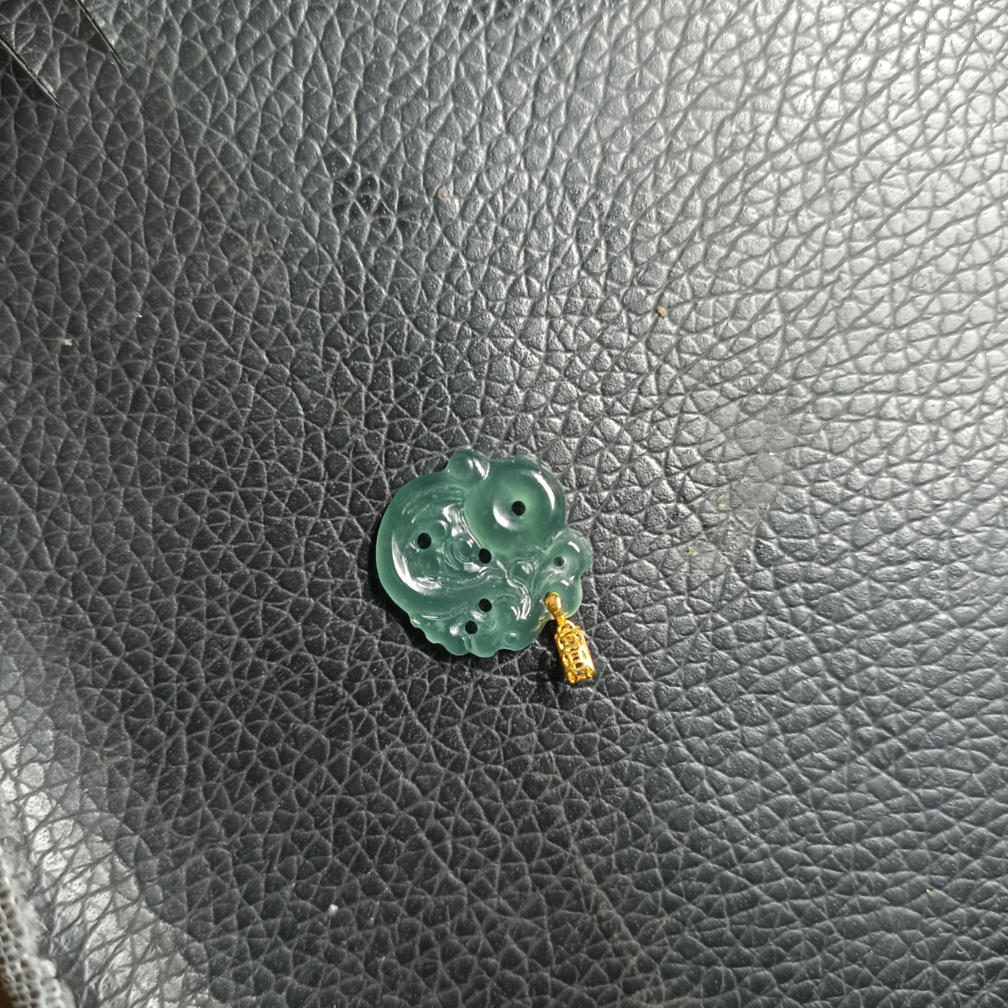 18k金扣头天然翡翠A货