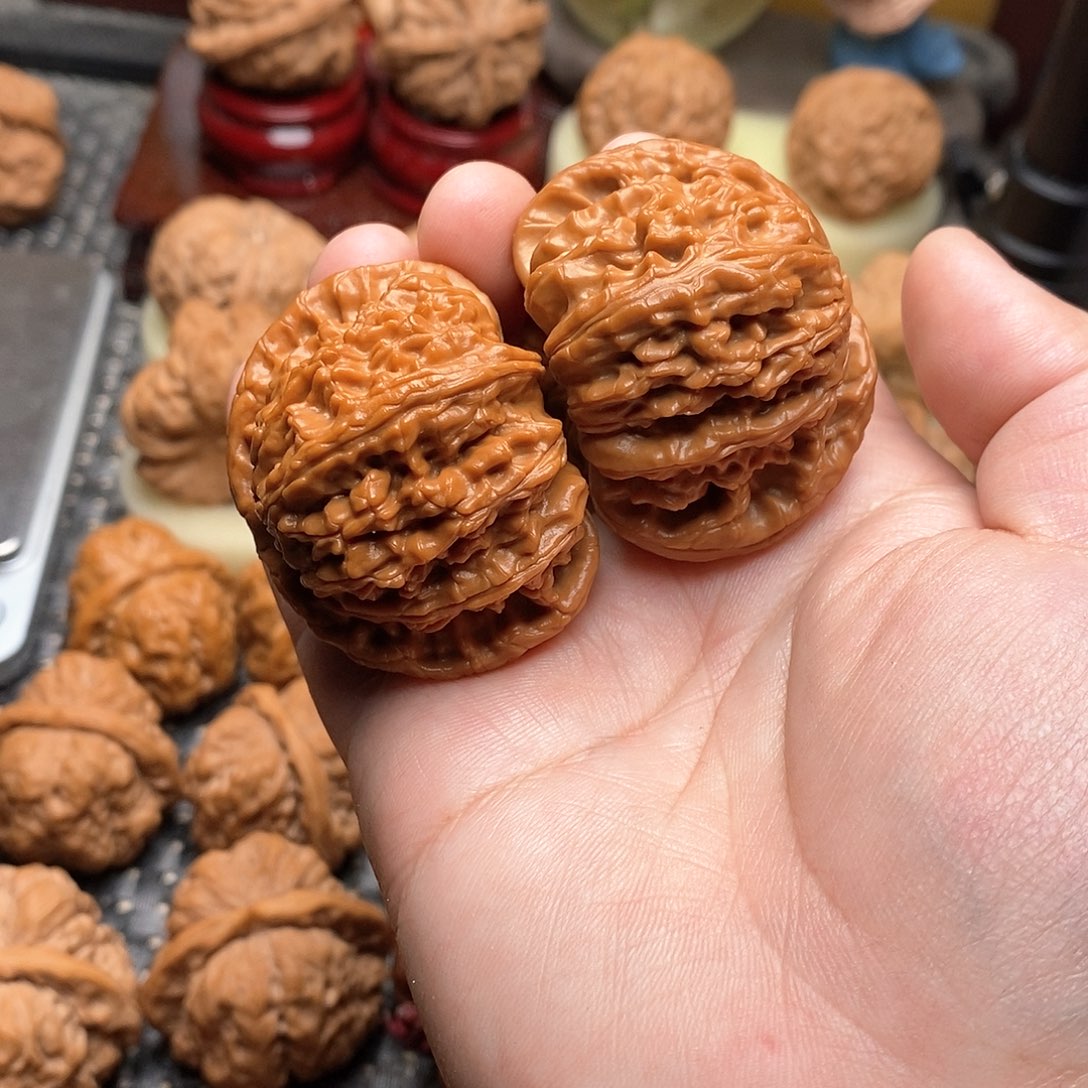 文玩核桃把件白狮子