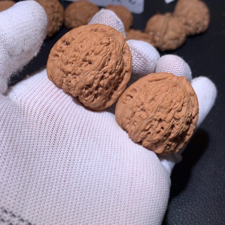 文玩核桃把件绣球39