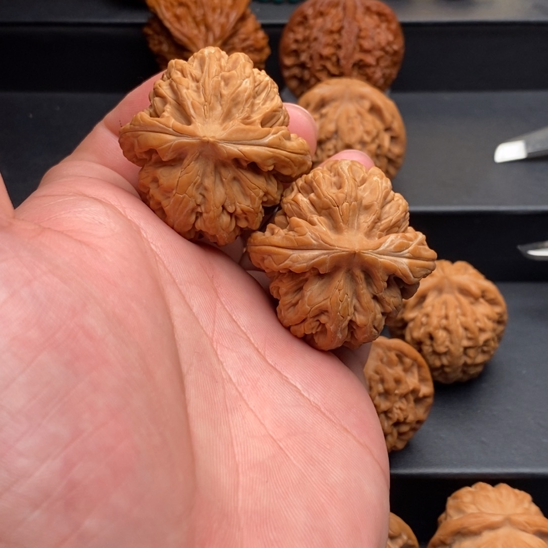 文玩核桃吊坠42红锦鲤货头