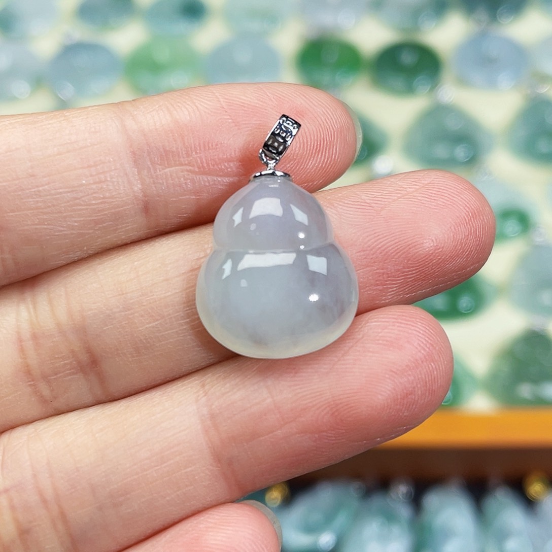 翡翠颈饰18K金镶嵌吊坠