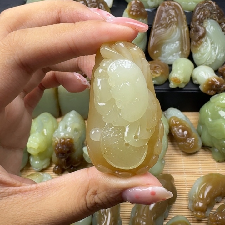 未镶嵌和田玉挂件