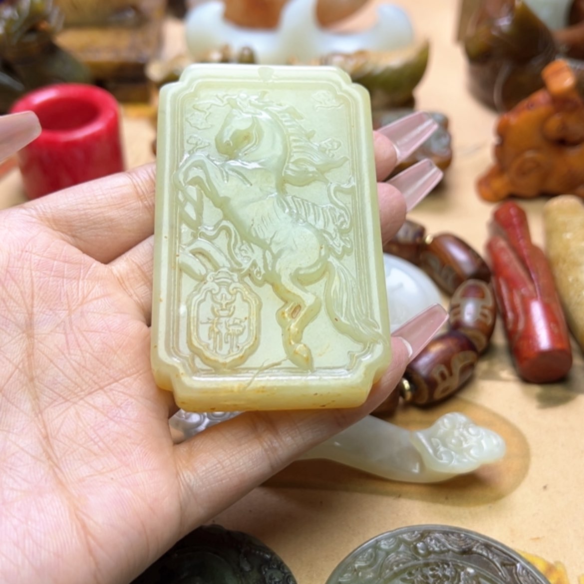 【闪购商品】蛇纹石玉颈饰未镶嵌