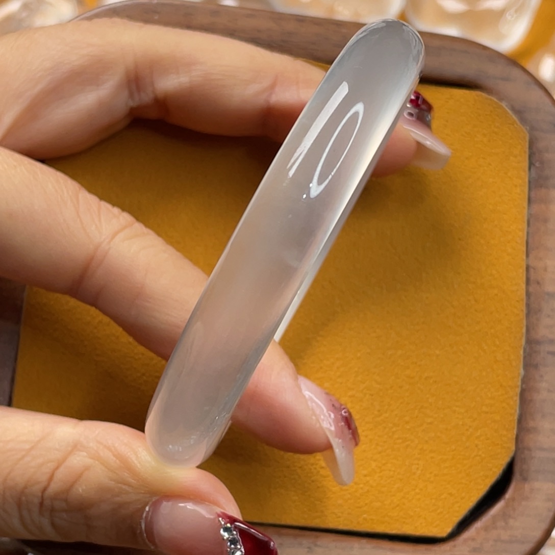 石英质玉54*9.5*6.8未镶嵌9****7