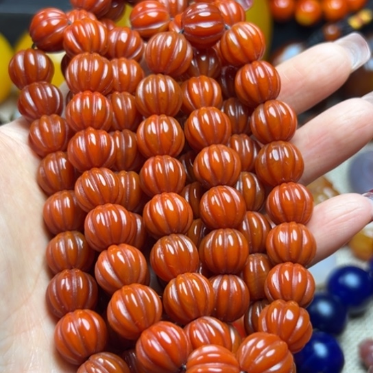 凤***姐玛瑙/玉髓未镶嵌颈饰