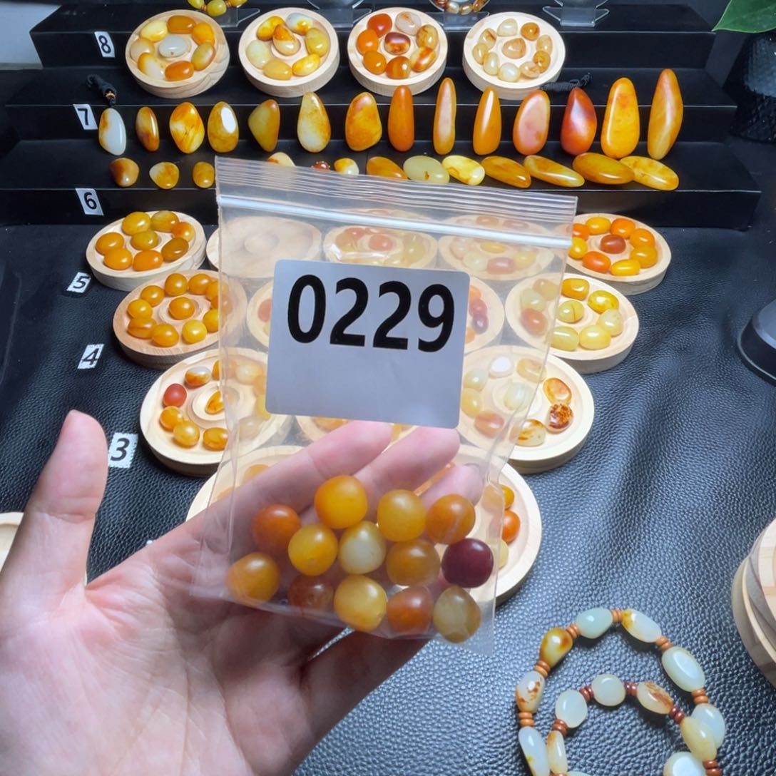 和田玉未镶嵌吊坠(不含链)关*