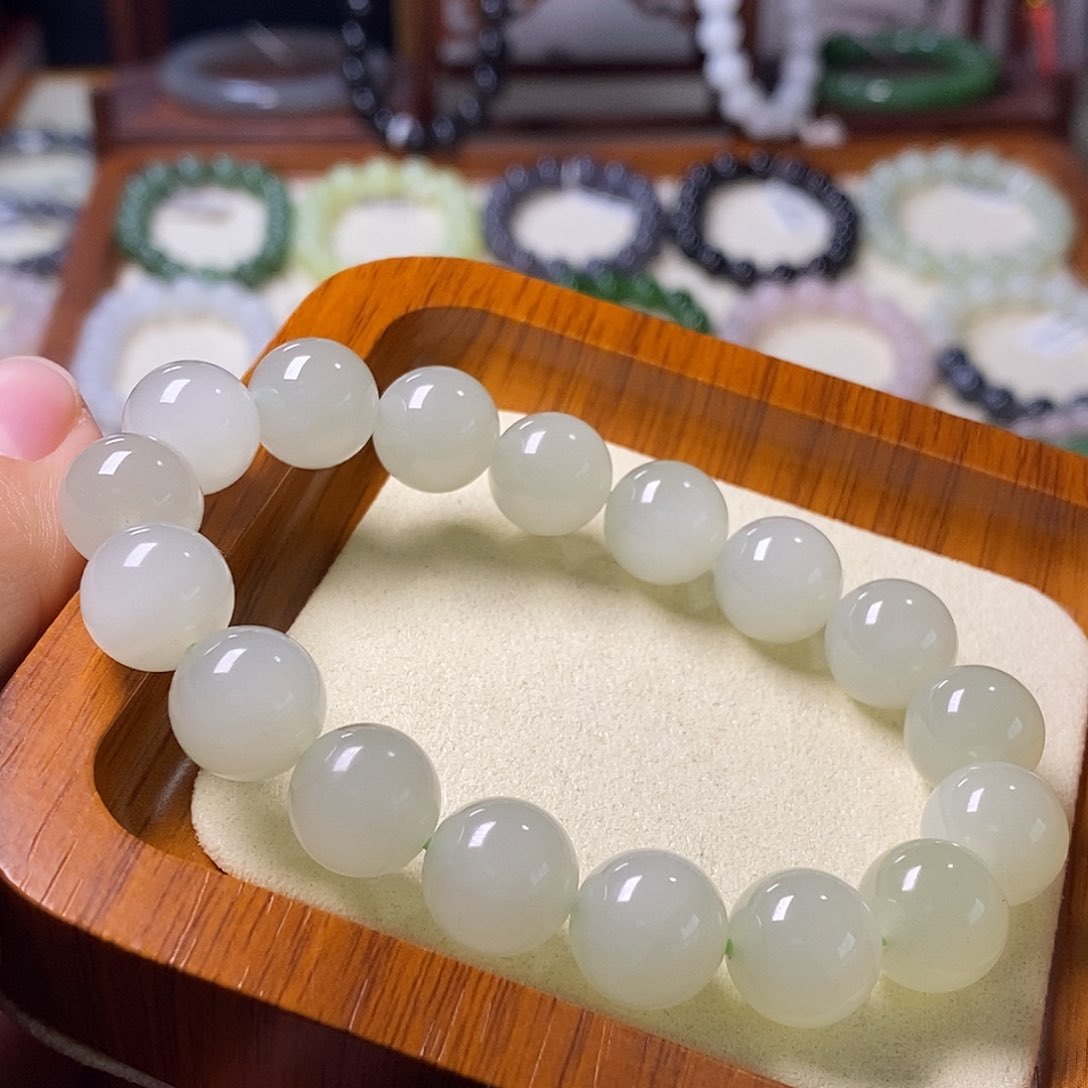 颈饰未镶嵌和田玉晴水12mm手串